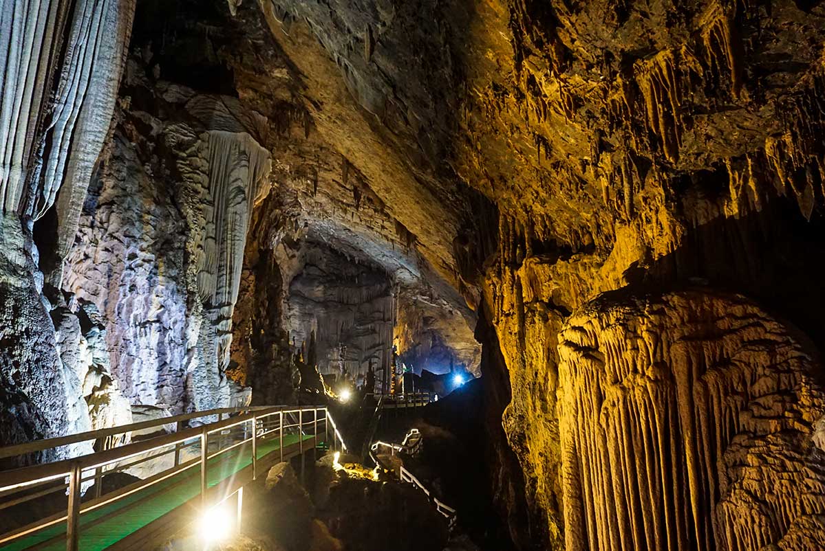Lung Khuy Cave